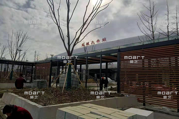 江蘇鹽城大豐高鐵站鍍鋅管基層廊架16號色仿木紋效果